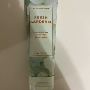 Bath & Body Works Fresh Gardenia Ultra Shea Body Cream - White and Green